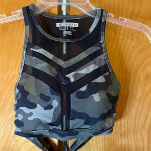 🌟Forever 21 Camo Sports Bra